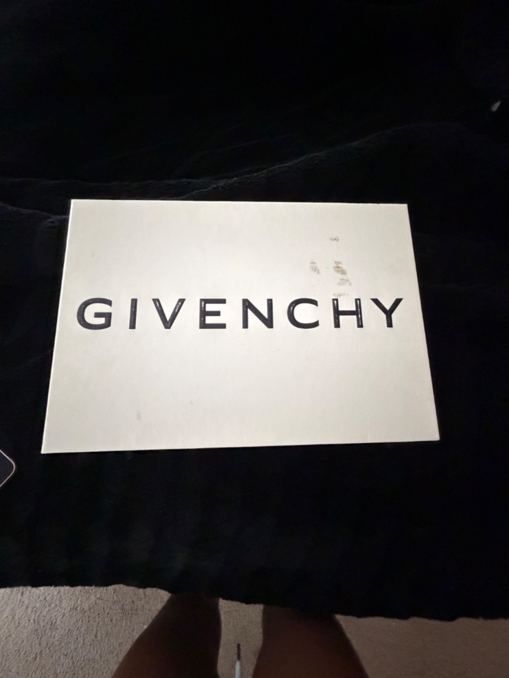 Givenchy - Picture 3 of 4
